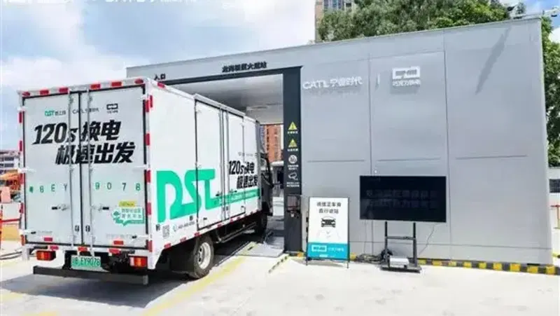 CATL conquista il battery swapping per i camion pesanti in Cina: acquisita una quota della pi&ugrave; grande rete