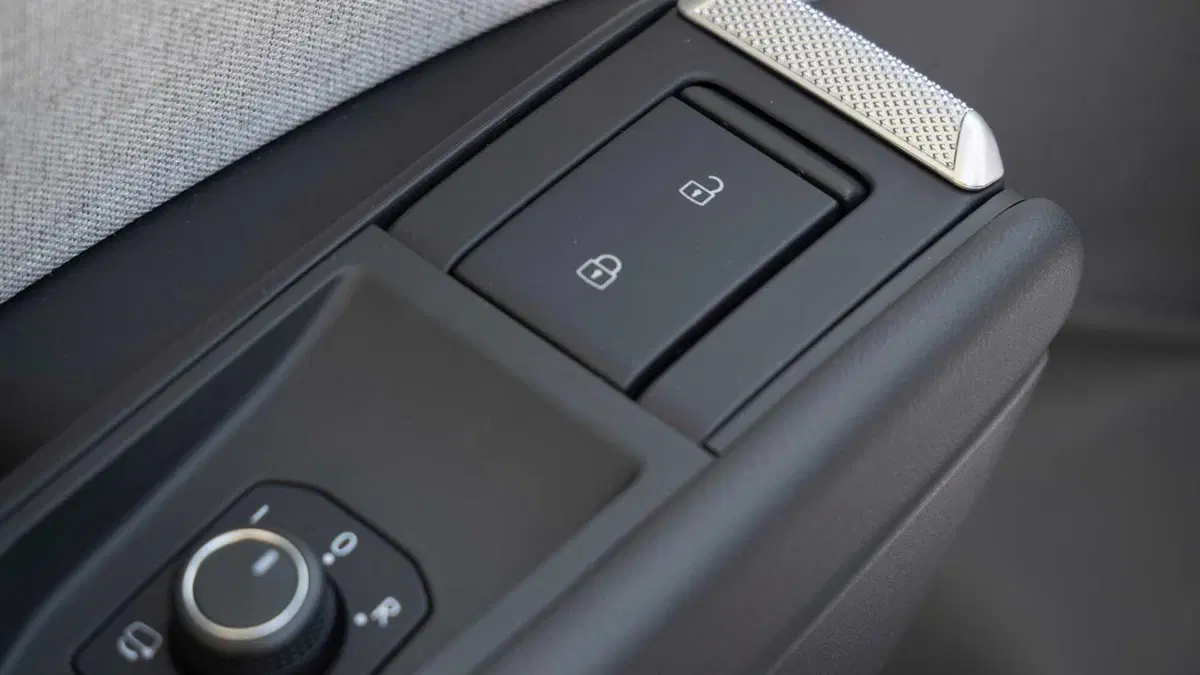 Volkswagen ID.Polo 37 kWh Style 135cv (16)
