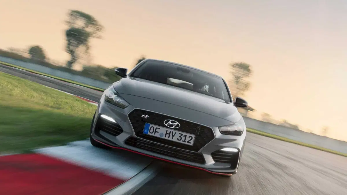Hyundai i30 Fastback 2.0 T-GDI 275 CV N Performance (3)