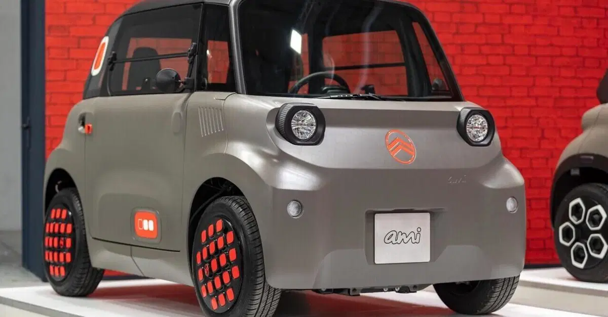 Citro&euml;n Ami, ora arriva la versione auto scuola con doppi comandi