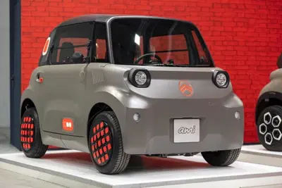Citro&euml;n Ami, ora arriva la versione auto scuola con doppi comandi