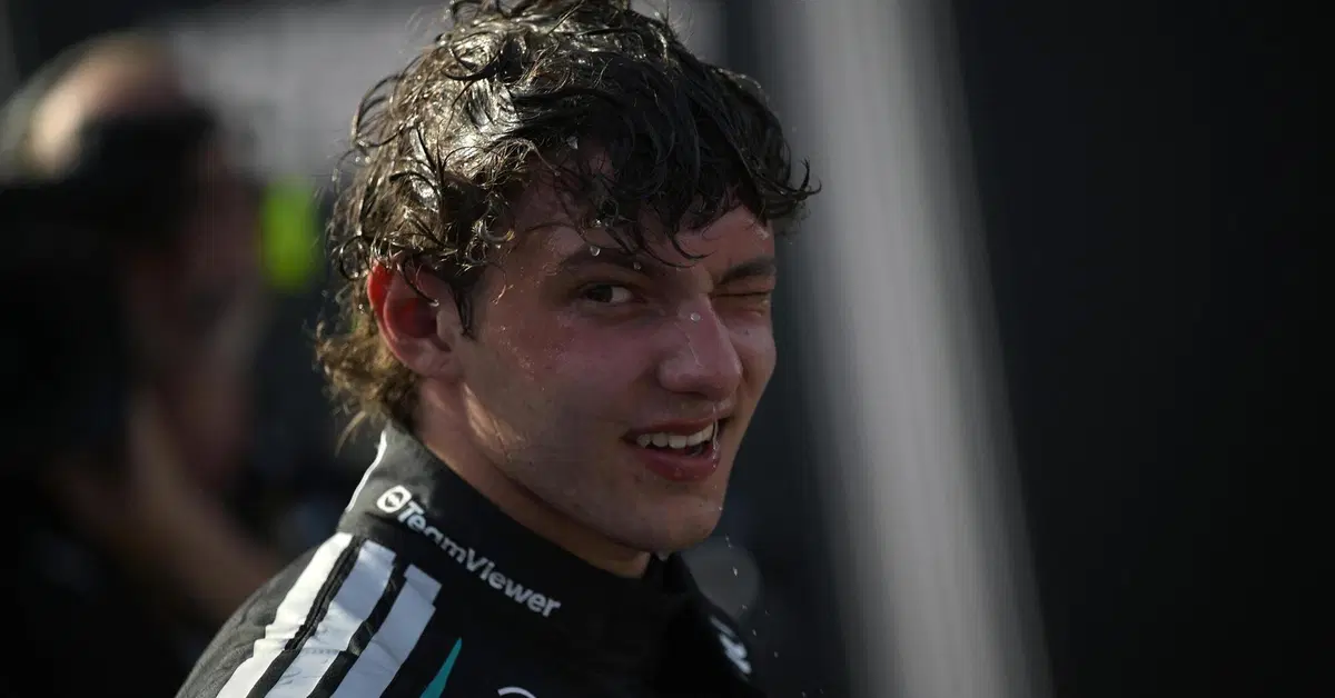 F1. &ldquo;Kimi al centro, come Ges&ugrave;, con Hamilton e Leclerc ai lati&rdquo;: Antonelli a 20 anni leader del Mondiale infiamma Monza