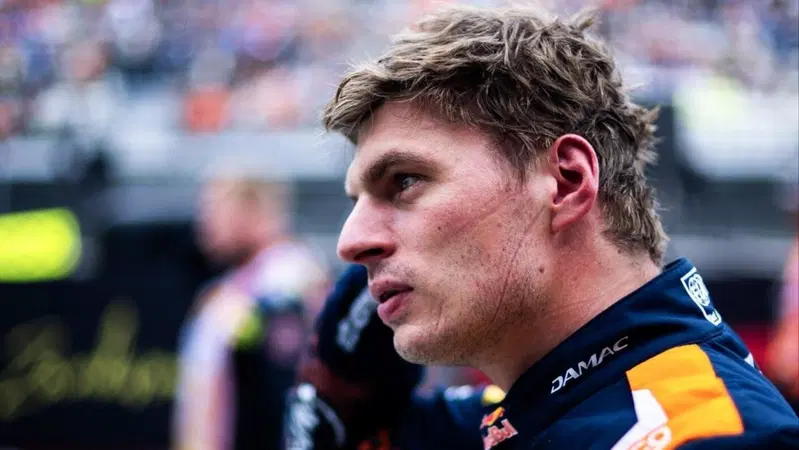 F1, Max Verstappen contro 100 piloti a Silverstone: la folle gara di kart in diretta streaming