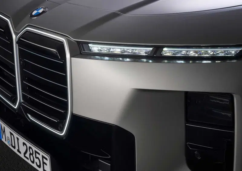 BMW i7 (2022-->>) (16)