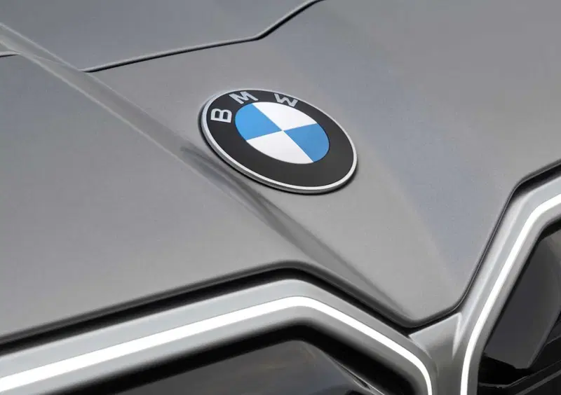 BMW i7 (2022-->>) (17)
