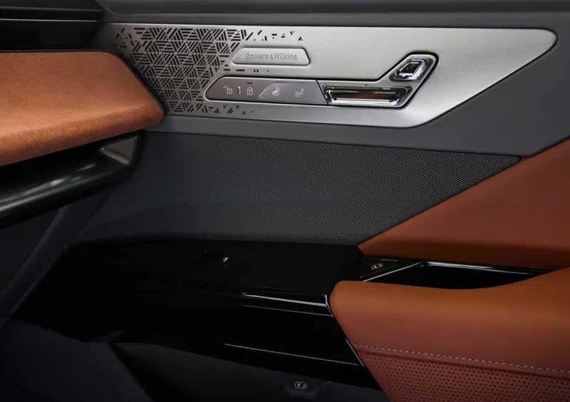 BMW i7 (2022-->>) (22)