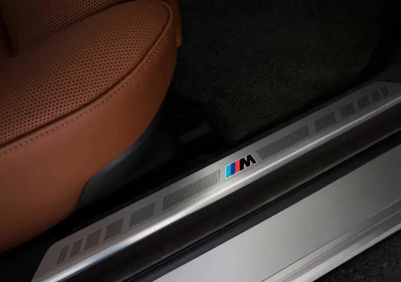 BMW i7 (2022-->>) (21)