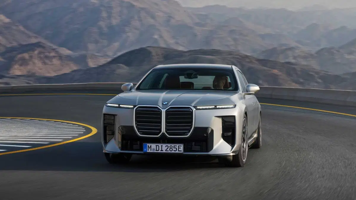 BMW i7 i7 M70 (4)