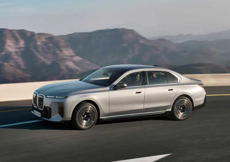 BMW i7 (2022-->>) (3)