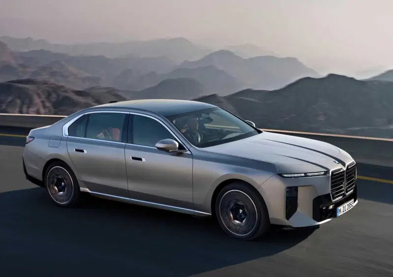 BMW i7 (2022-->>) (5)