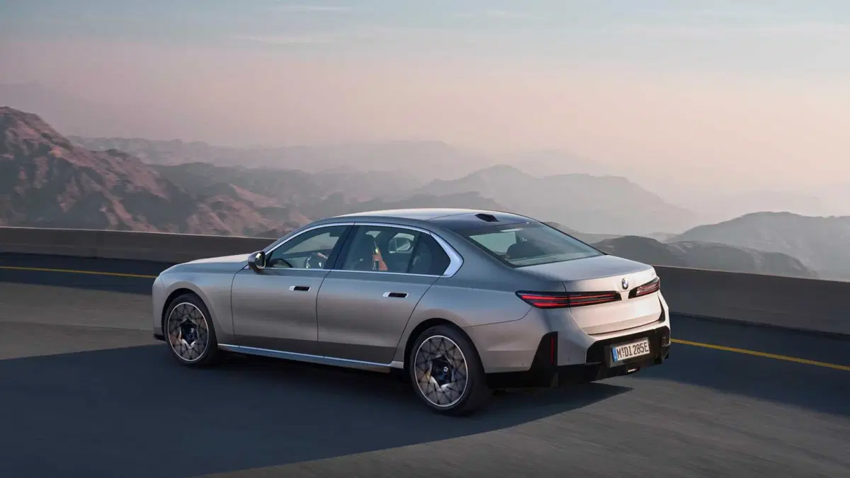 BMW i7 i7 M70 (9)