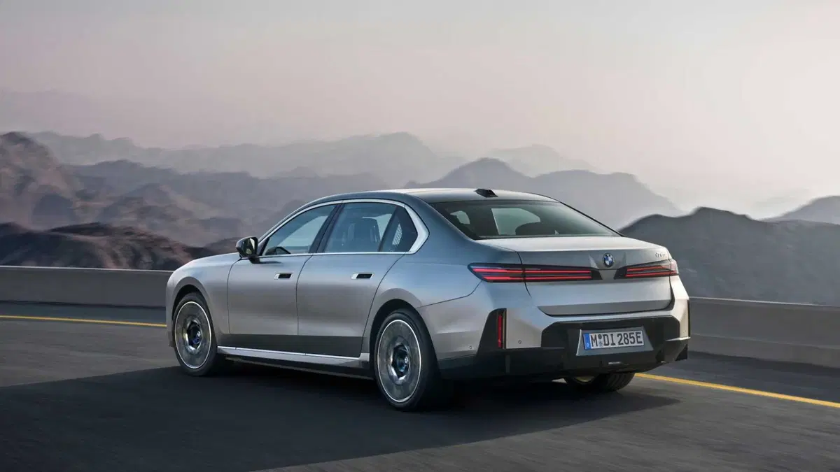 BMW i7 i7 M70 (8)