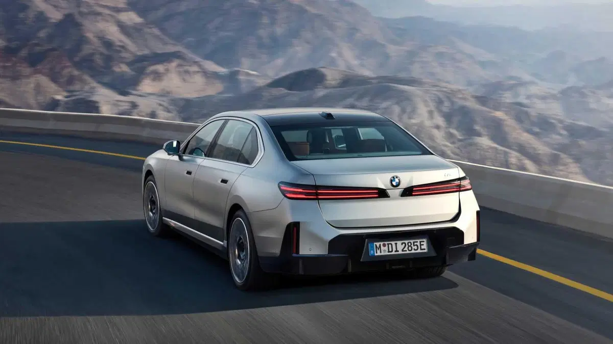 BMW i7 i7 M70 (7)