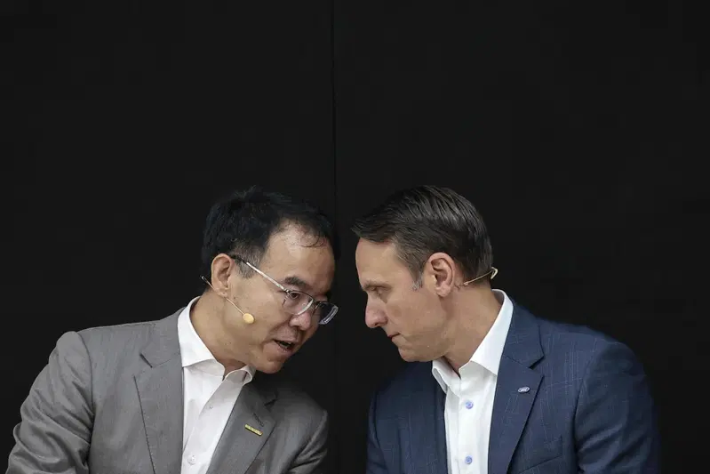 Jim Baumbick (Ford Europe) e Victor Young (Geely)
