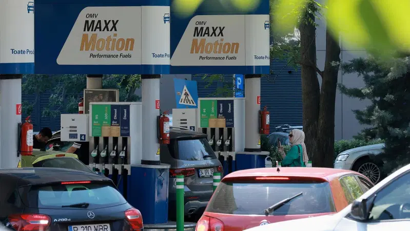 Russia, crisi dei carburanti: code chilometriche e importazioni dall&rsquo;estero