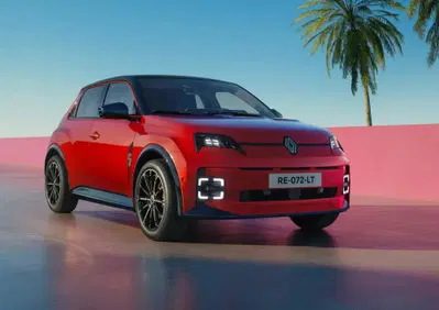 Renault 5 E-Tech Electric si aggiorna: più autonomia, efficienza e tecnologia