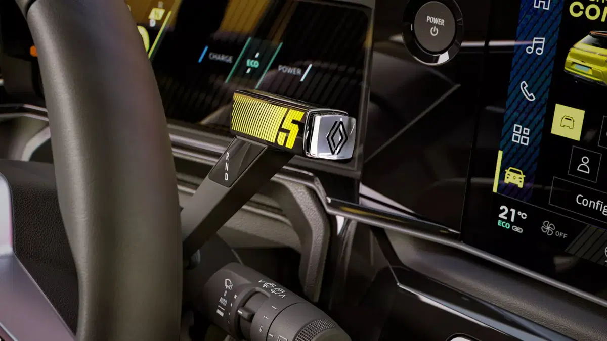 Renault 5 E-Tech Electric si aggiorna: più autonomia, efficienza e tecnologia (3)