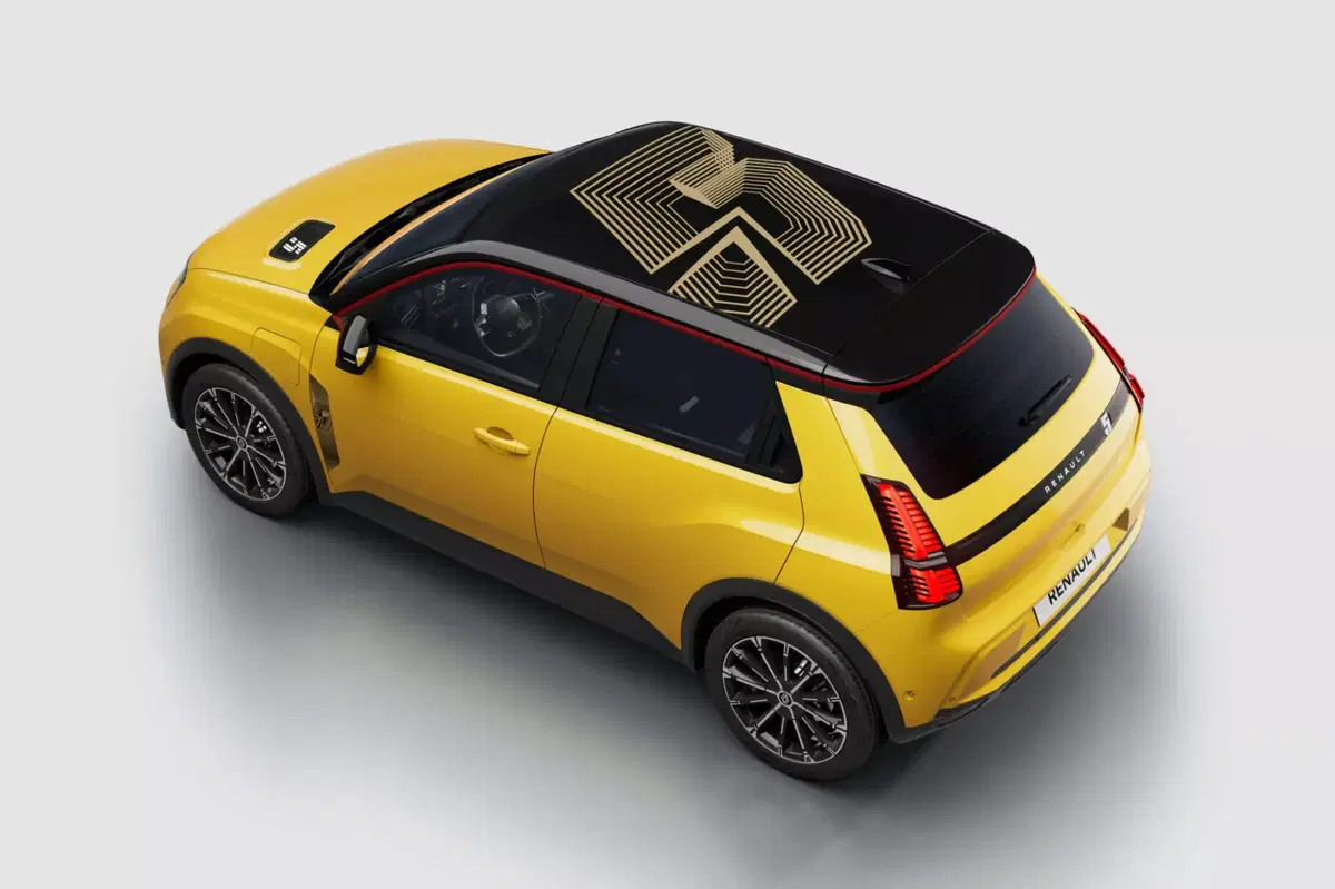 Renault 5 E-Tech Electric si aggiorna: più autonomia, efficienza e tecnologia (4)