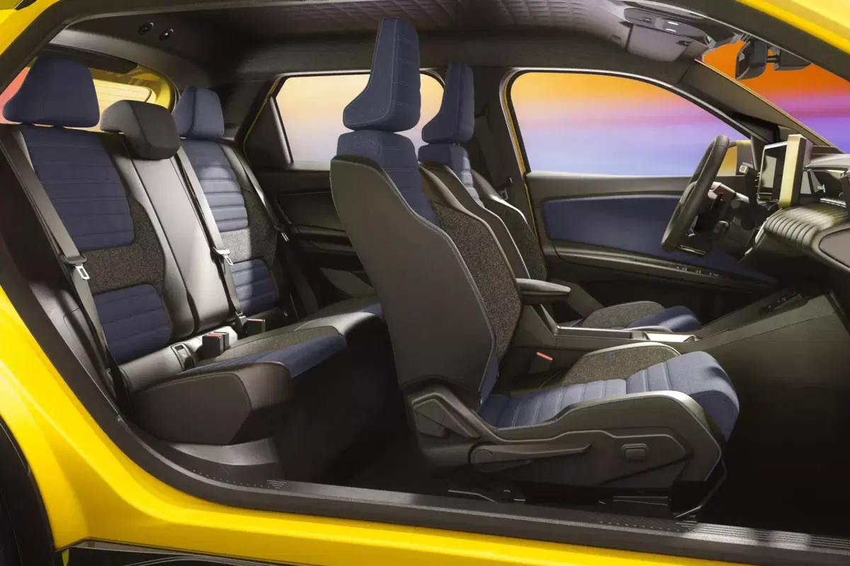 Renault 5 E-Tech Electric si aggiorna: più autonomia, efficienza e tecnologia (13)