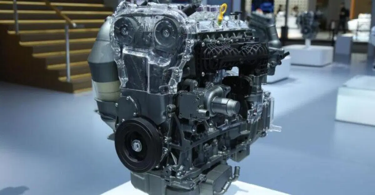 Renault e Geely scommettono sul metanolo: il nuovo range extender che pu&ograve; cambiare l&rsquo;auto elettrica