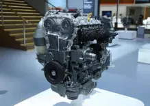 Renault e Geely scommettono sul metanolo: il nuovo range extender che può cambiare l’auto elettrica