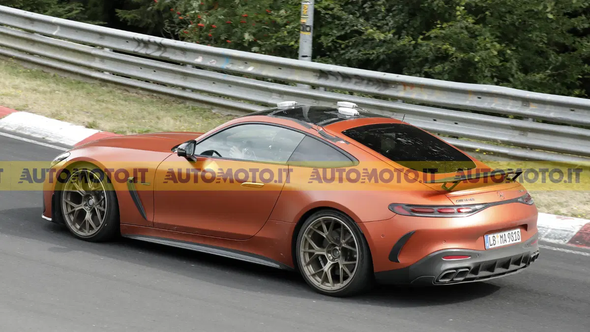 Mercedes-AMG GT 63, la rivoluzione è iniziata: al Nürburgring debutta la guida autonoma (6)
