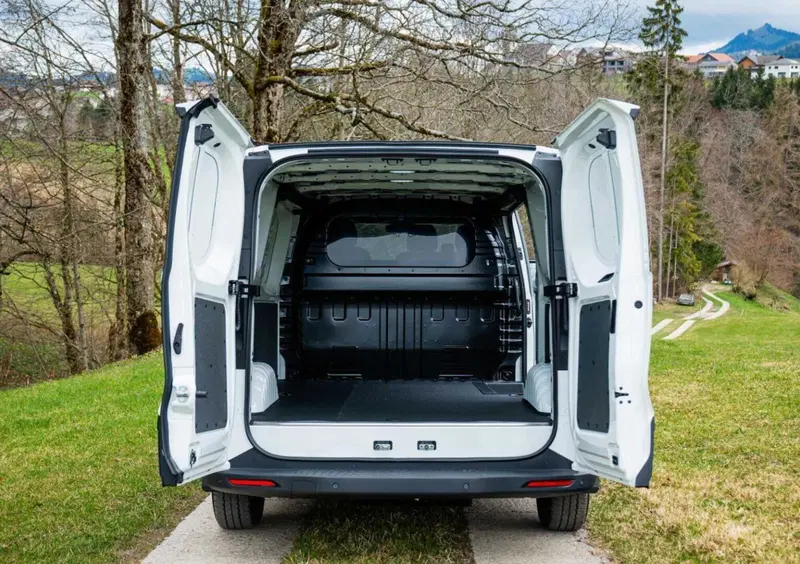 Maxus eDeliver7 Furgone (9)