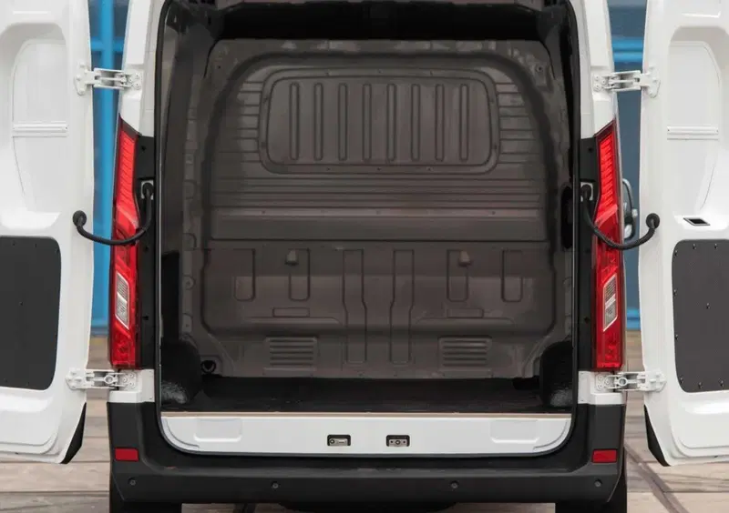 Maxus eDeliver9 Cabinato (11)