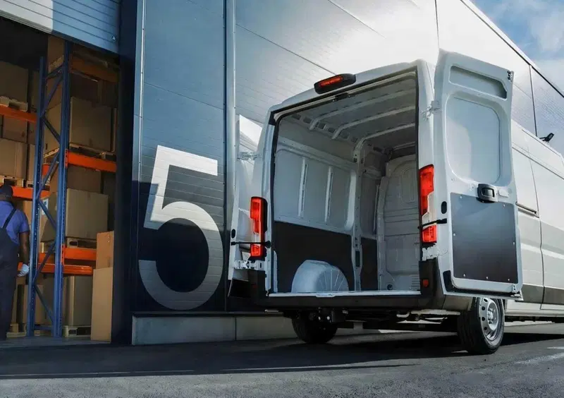 Maxus Deliver9 Cabinato (4)
