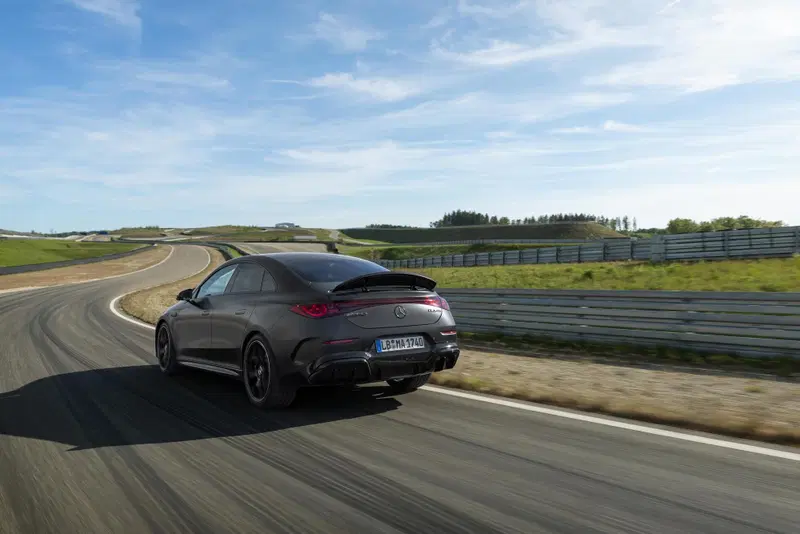 La nuova CLA 45 AMG riproduce il suono di un V8 dall'impianto audio.