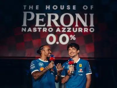 F1. Milano si tinge di rosso: Leclerc e Hamilton a Palazzo Reale per l'evento Ferrari-Peroni verso Monza