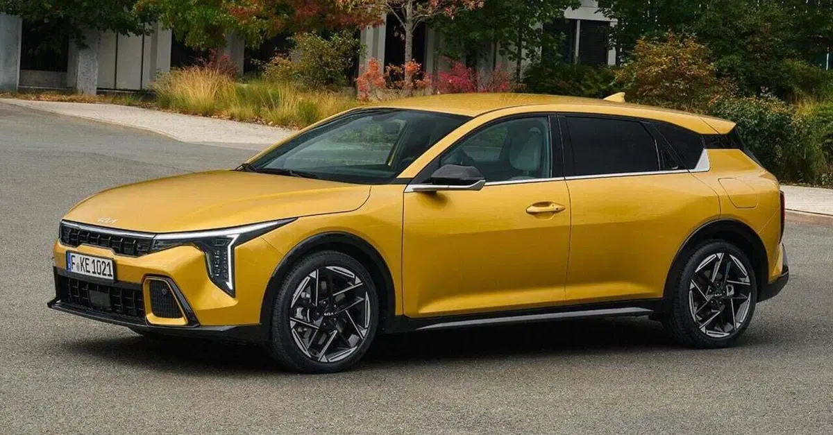 Kia K4, la nuova alternativa alle SUV: ecco come cambia la compatta coreana