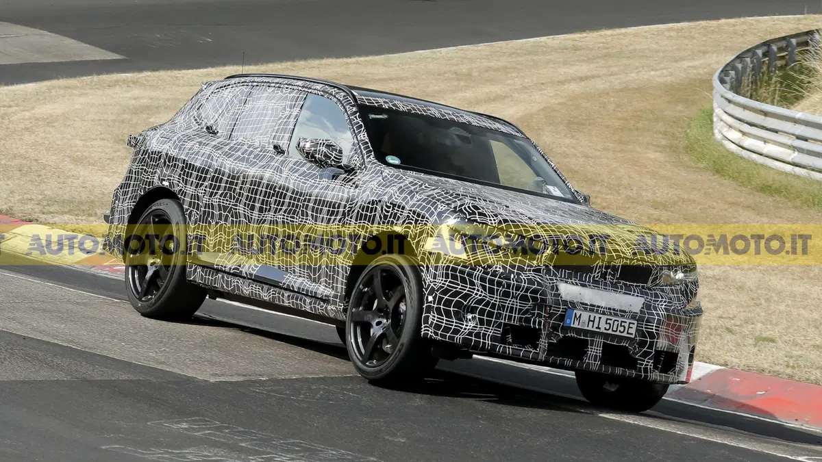 BMW iX5 M, il nuovo SUV elettrico ad alte prestazioni potrebbe superare gli 800 CV (3)
