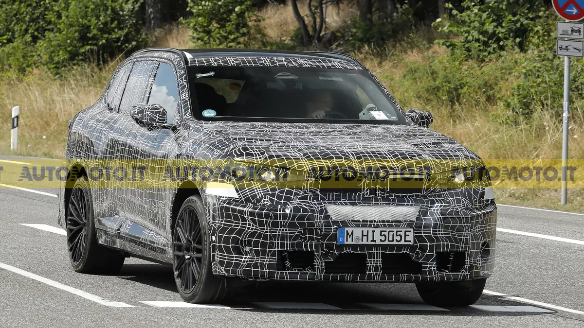BMW iX5 M, il nuovo SUV elettrico ad alte prestazioni potrebbe superare gli 800 CV (10)