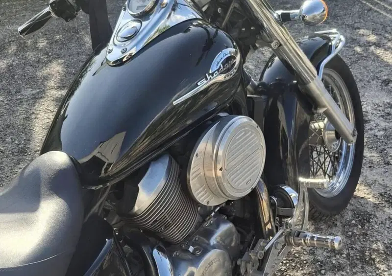 Honda Shadow 750d'epoca del 1998 a Baselice