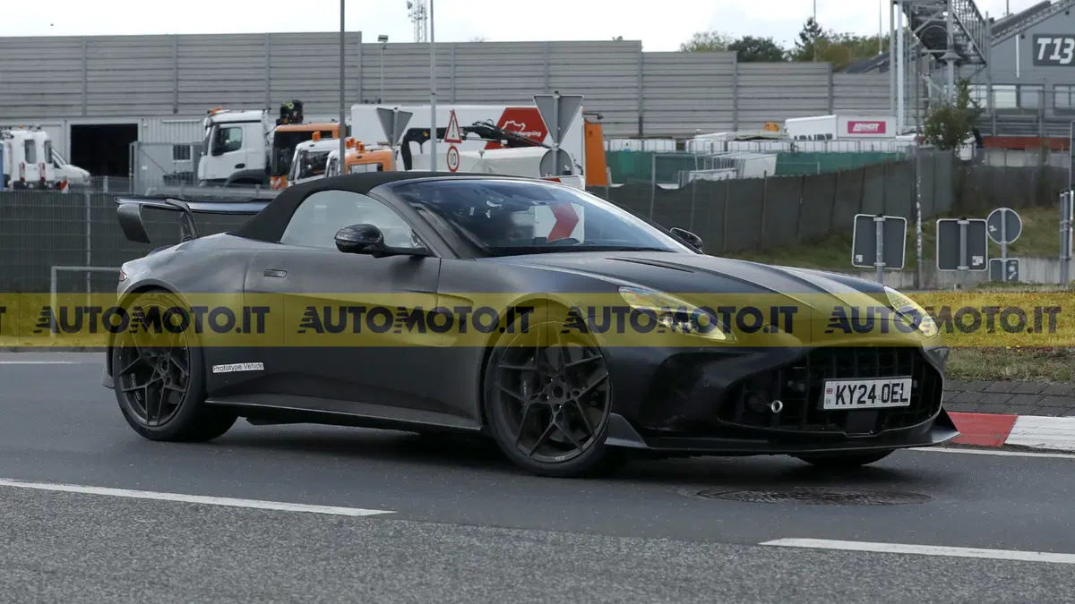 Aston Martin Vantage RS Roadster, oltre 700 CV e aerodinamica da GT3: ecco cosa sappiamo (9)