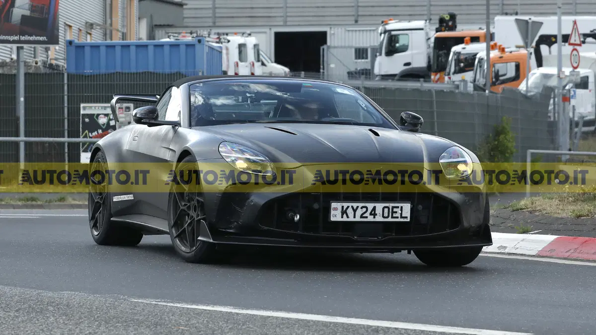 Aston Martin Vantage RS Roadster, oltre 700 CV e aerodinamica da GT3: ecco cosa sappiamo (10)
