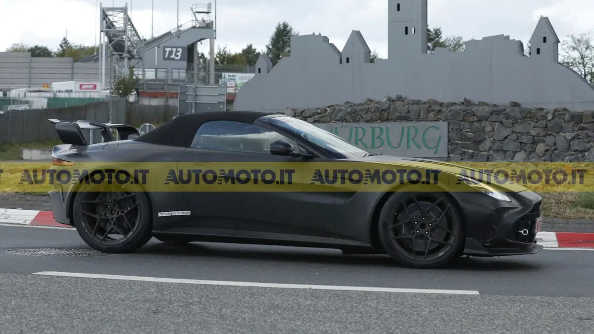 Aston Martin Vantage RS Roadster, oltre 700 CV e aerodinamica da GT3: ecco cosa sappiamo (11)
