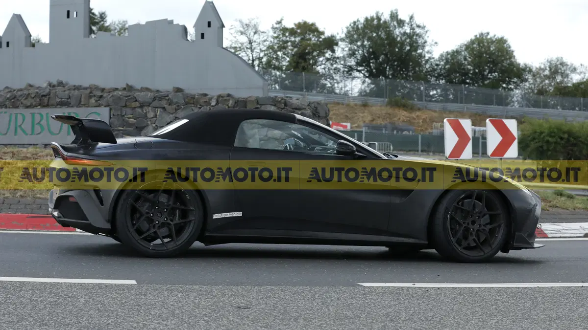 Aston Martin Vantage RS Roadster, oltre 700 CV e aerodinamica da GT3: ecco cosa sappiamo (12)