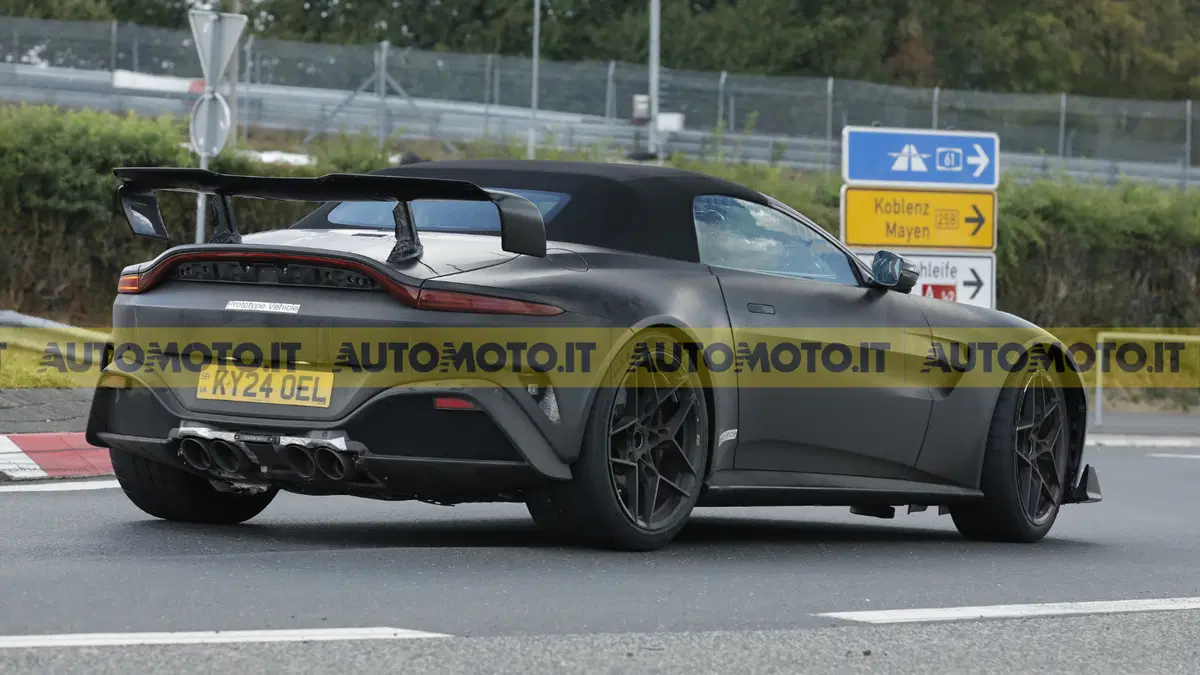 Aston Martin Vantage RS Roadster, oltre 700 CV e aerodinamica da GT3: ecco cosa sappiamo (14)