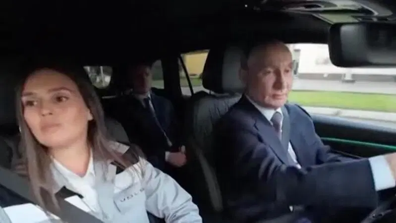 Operazione nostalgia: Putin rilancia la "Volga" (ma il cuore adesso &egrave; della cinese Geely) [VIDEO]