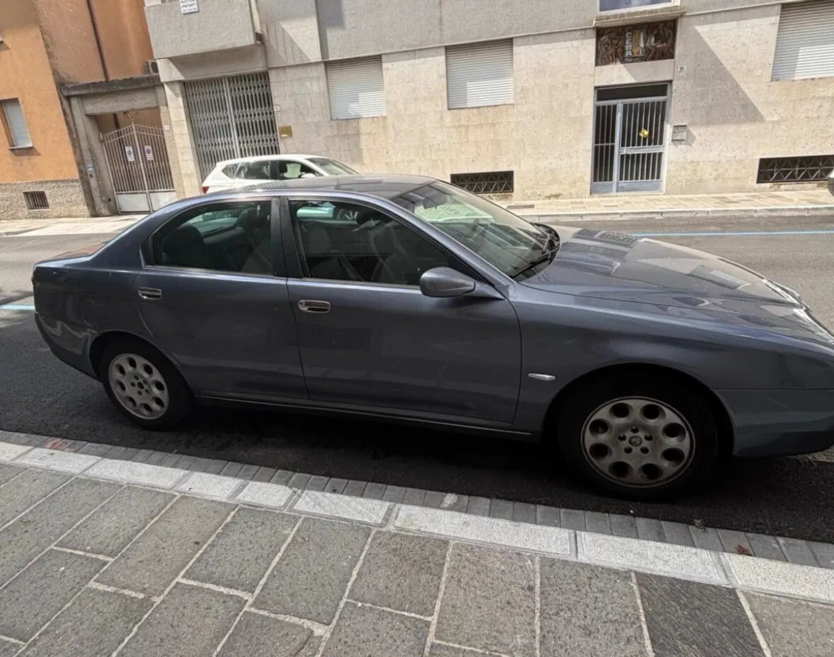 Alfa Romeo 166 d'epoca a Udine (3)