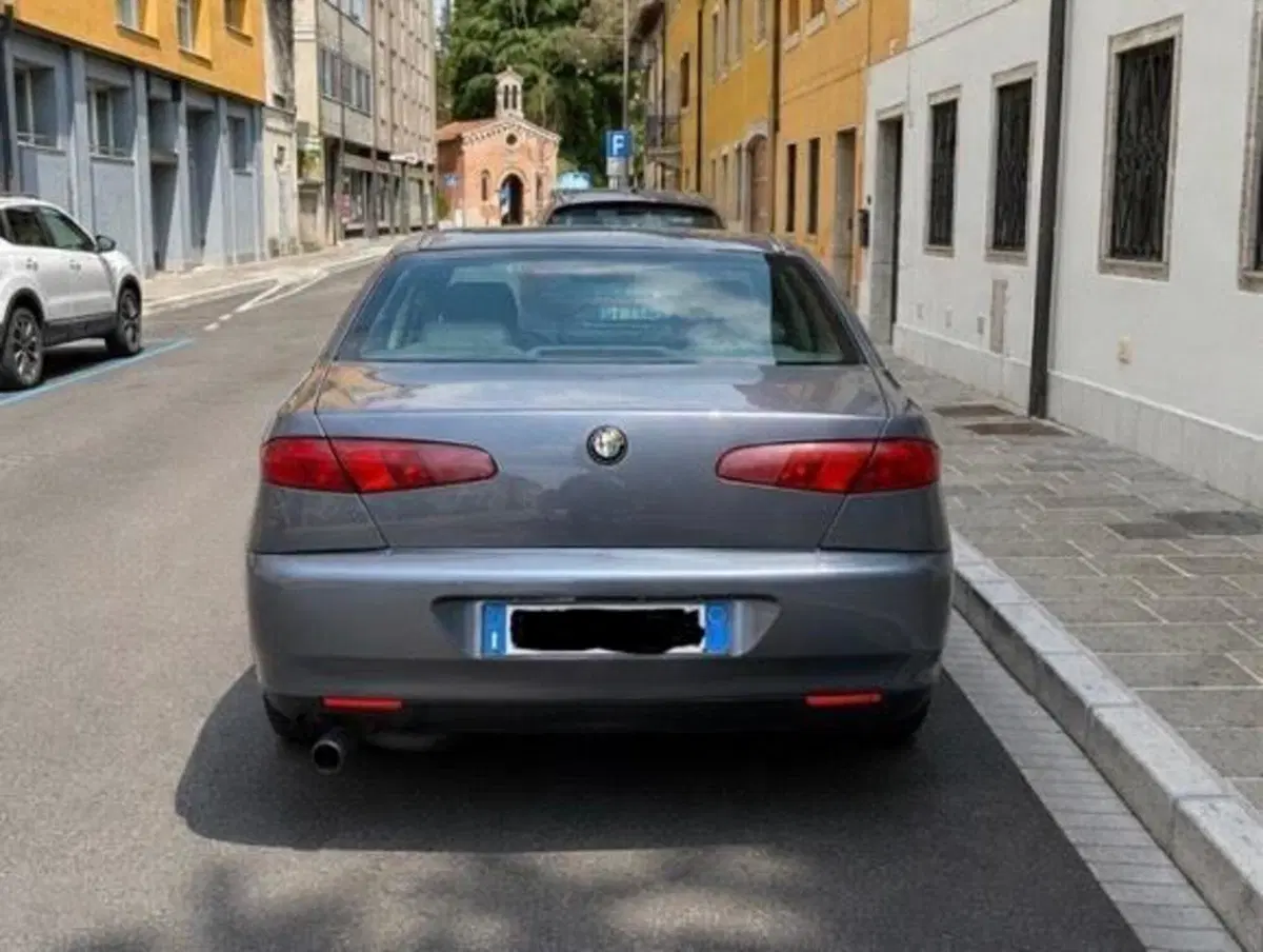 Alfa Romeo 166 d'epoca a Udine (4)