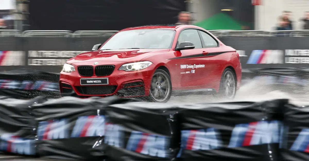 BMW brevetta il sistema per iniziare la derapata: basta far &ldquo;saltare&rdquo; il retrotreno