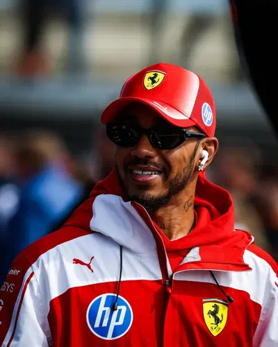 Hamilton ha fatto ci&ograve; che Norris e Verstappen non vogliono fare: perch&eacute; cambiare team in F1 &egrave; cos&igrave; difficile