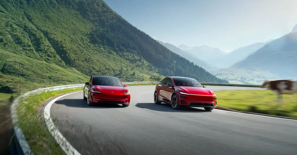 Tesla Model 3 e Model Y, le novit&agrave;: pi&ugrave; autonomia e nuovi interni
