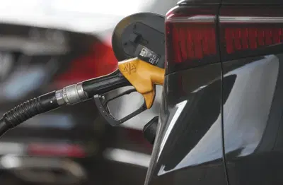Prezzi carburanti, benzina e diesel oltre i 2 euro: cosa succede a settembre