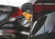 Prezzi carburanti, benzina e diesel oltre i 2 euro: cosa succede a settembre