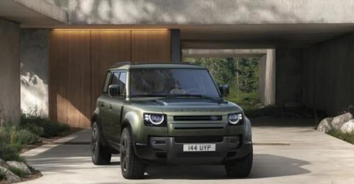 Jaguar Land Rover rinvia al 2030 la nuova generazione del Defender