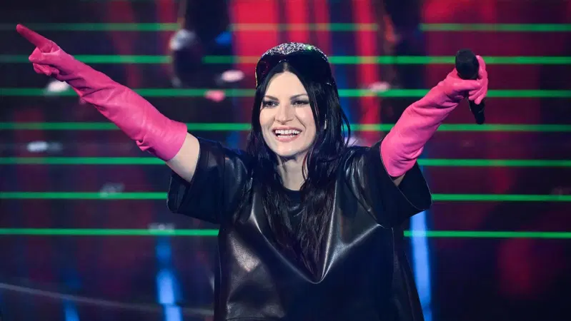 Laura Pausini a Monza per la F1, ma l’Inno di Mameli avrà un’altra voce: chi scalderà il GP d’Italia 2026